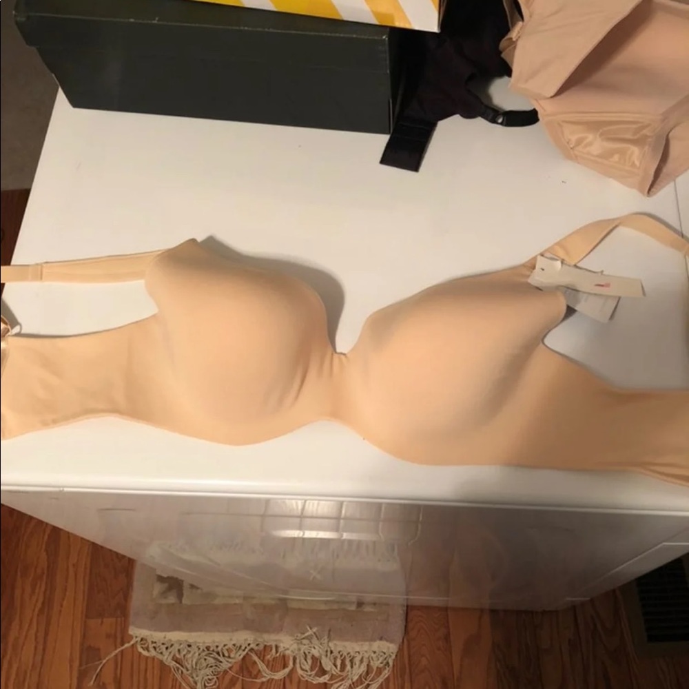 Modern Movement Bra In Cream Size 36D NWT